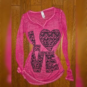 ​No Boundaries S/CH Pink  "LOVE" Graphic Long Sleeve Top 🎀💓